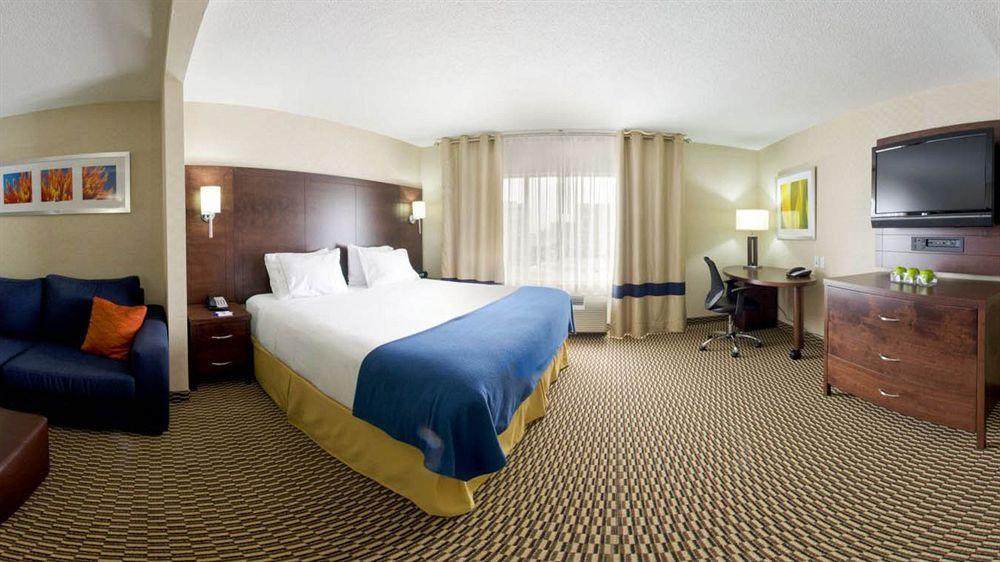 Hotel Express & Toronto - Markham By Ihg 3*