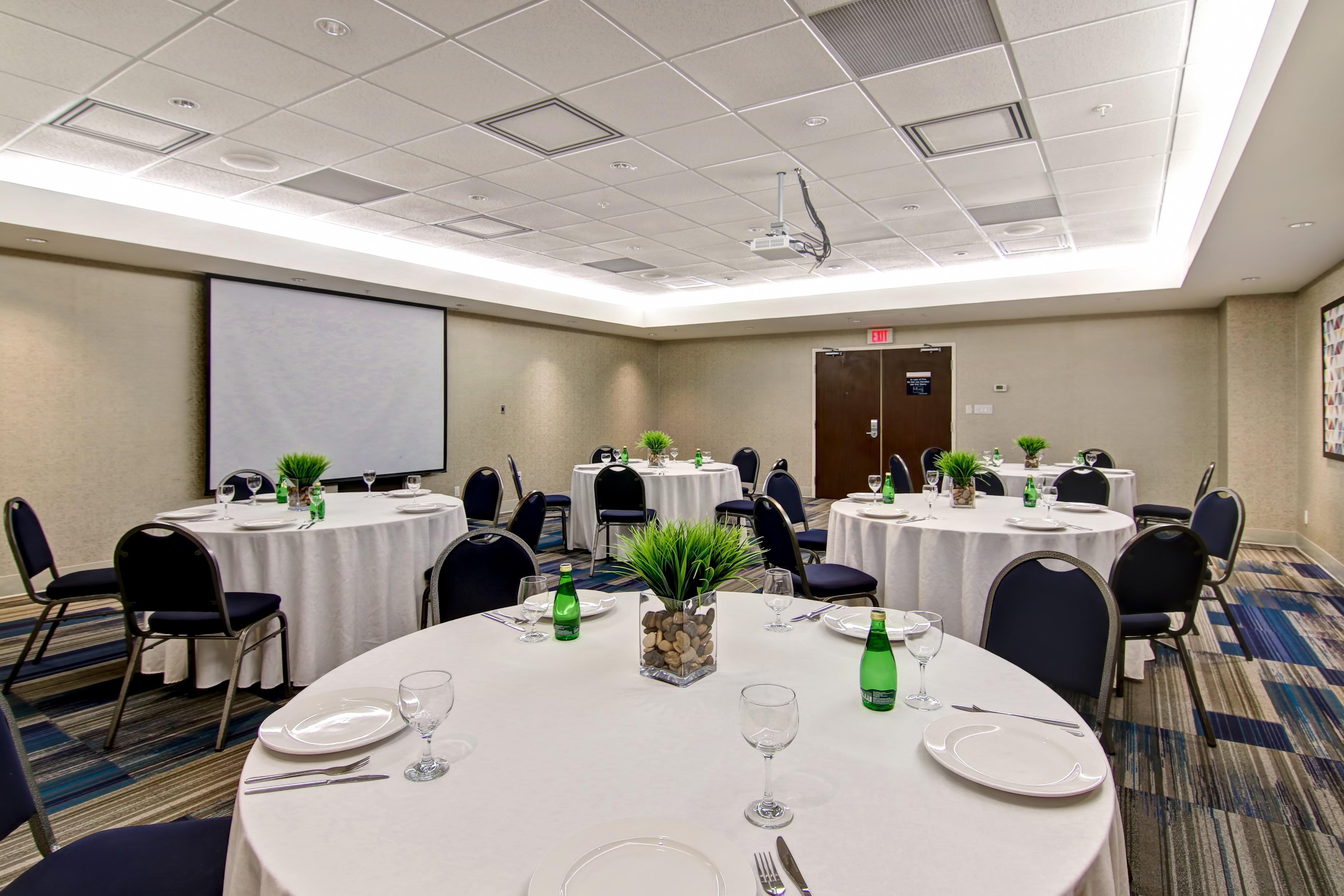 Express & Toronto - Markham By Ihg 3*