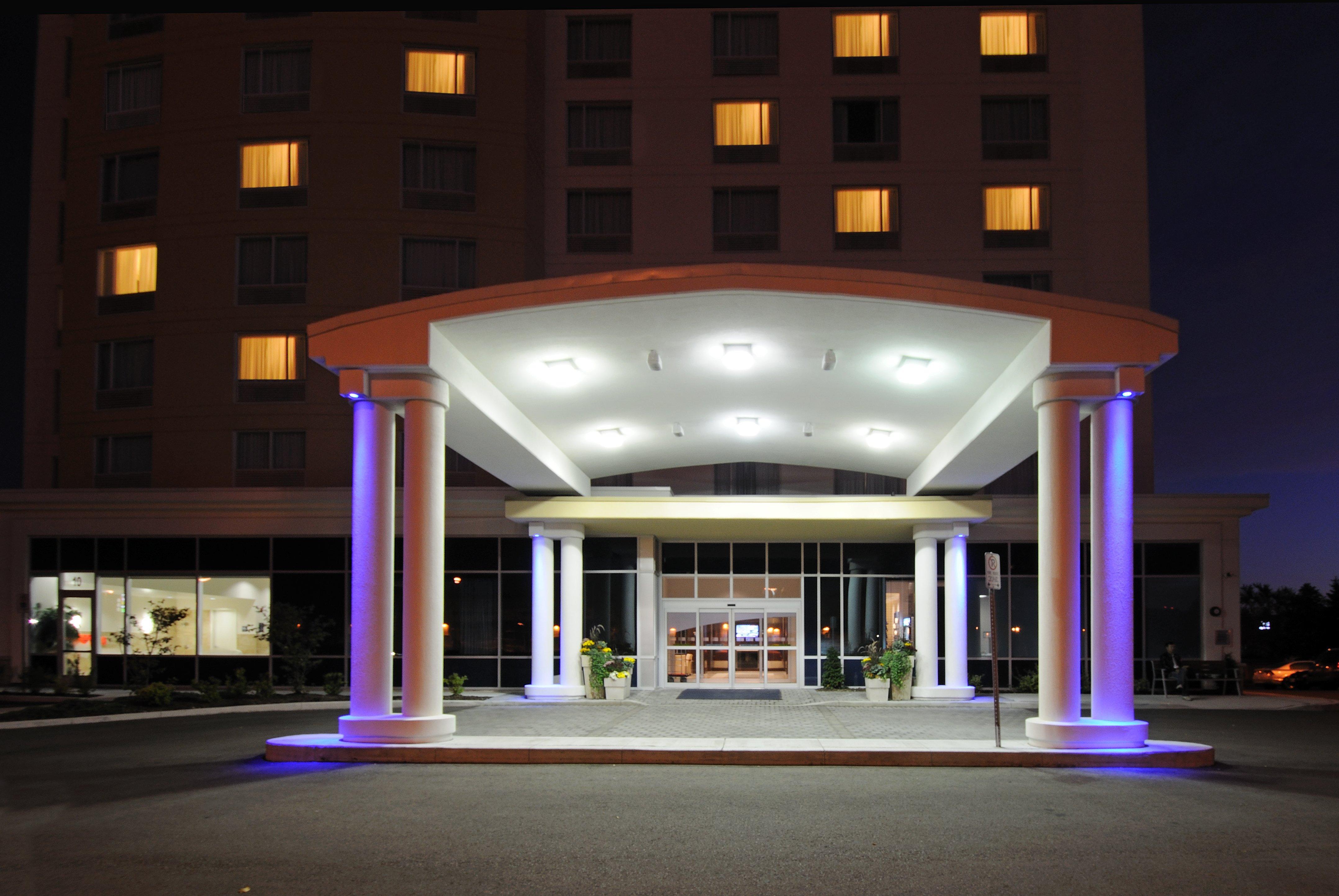 Express & Toronto - Markham By Ihg Richmond Hill