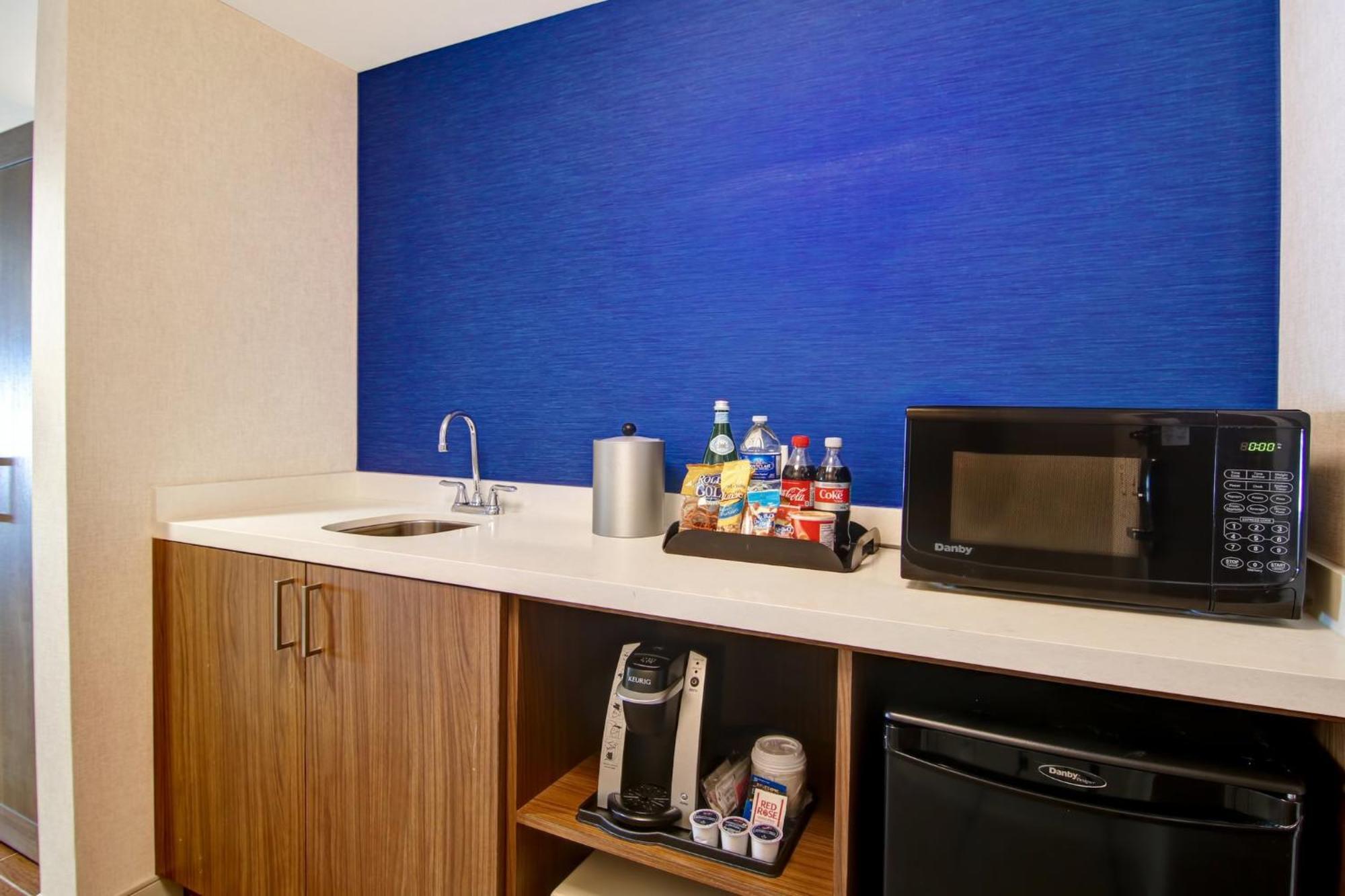 Express & Toronto - Markham By Ihg 3*