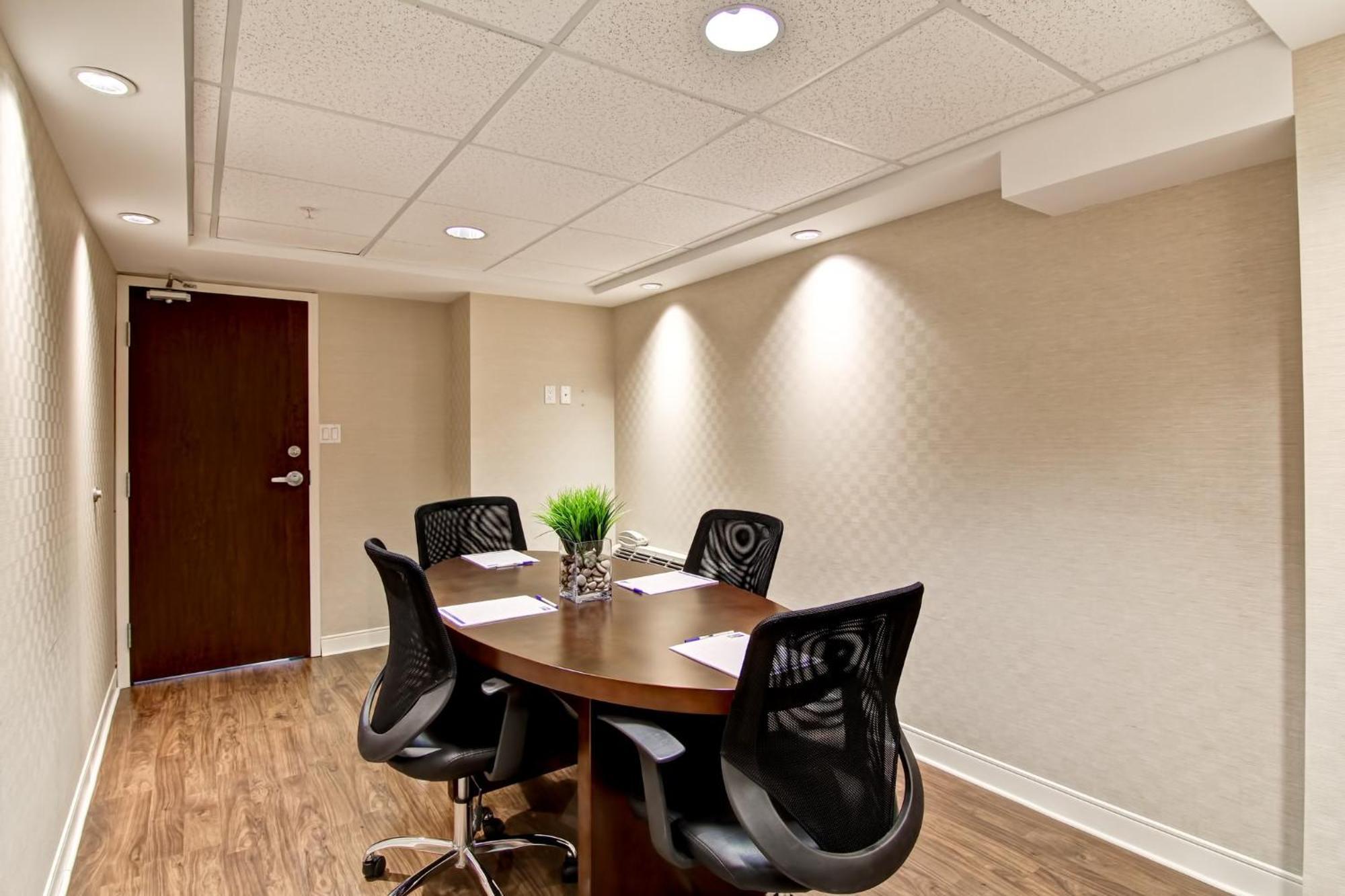 Hotel Express & Toronto - Markham By Ihg Richmond Hill