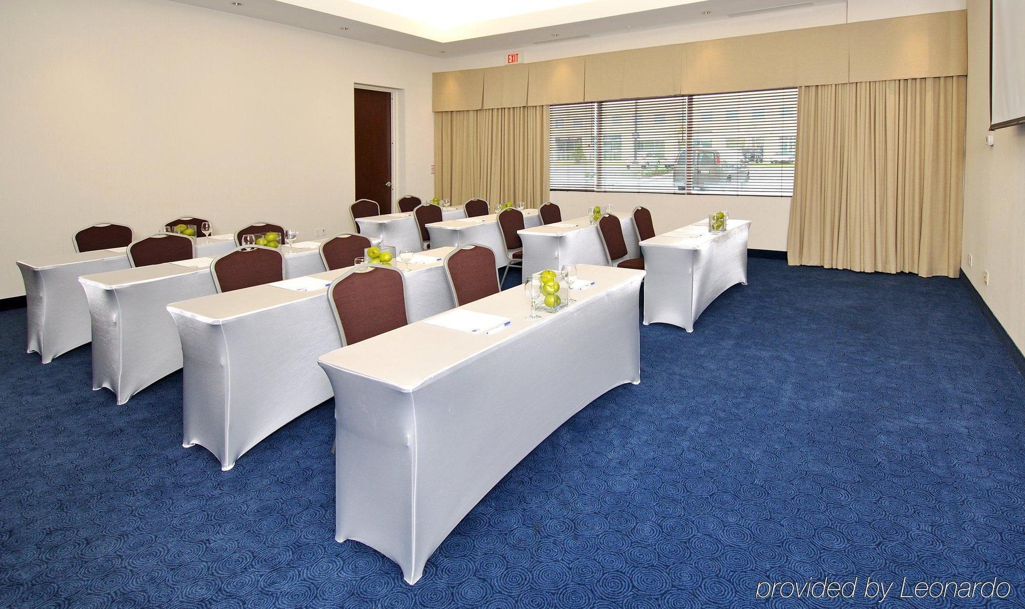 Express & Toronto - Markham By Ihg Hotel Richmond Hill