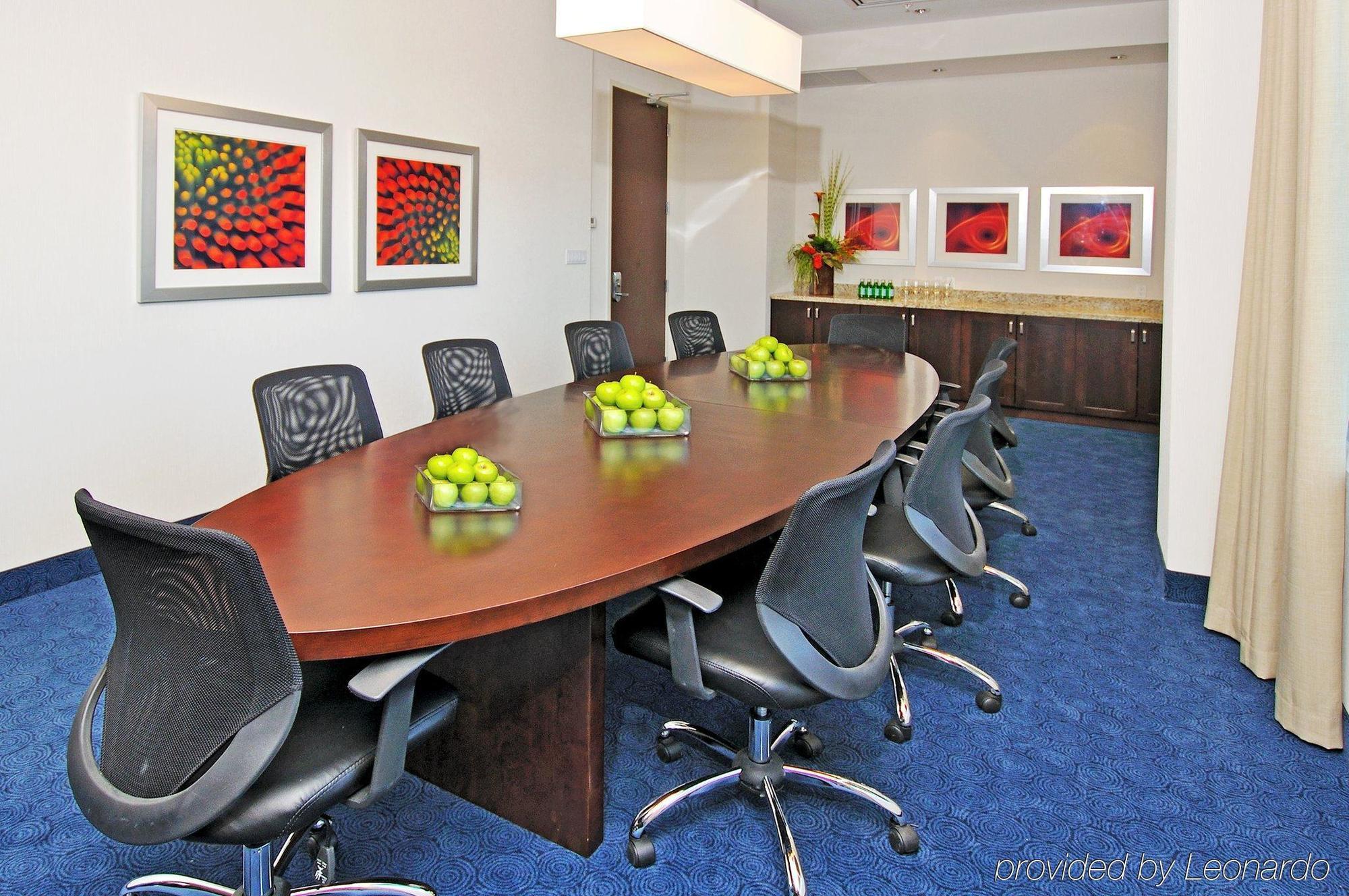 Express & Toronto - Markham By Ihg Hotel 3*