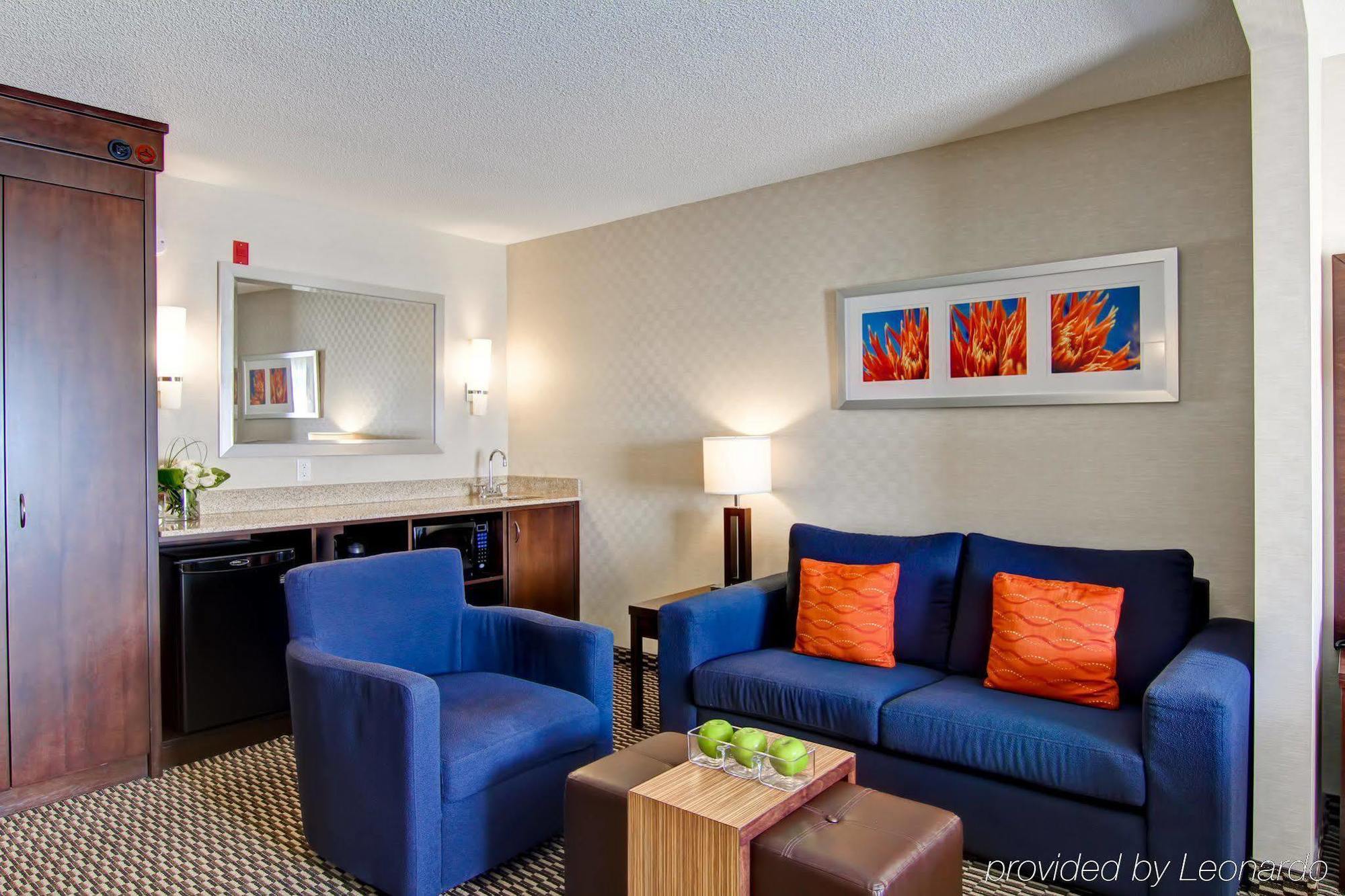 Express & Toronto - Markham By Ihg Hotel Richmond Hill