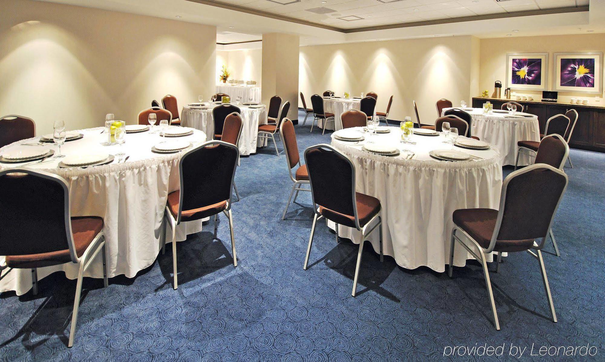 Express & Toronto - Markham By Ihg 3*