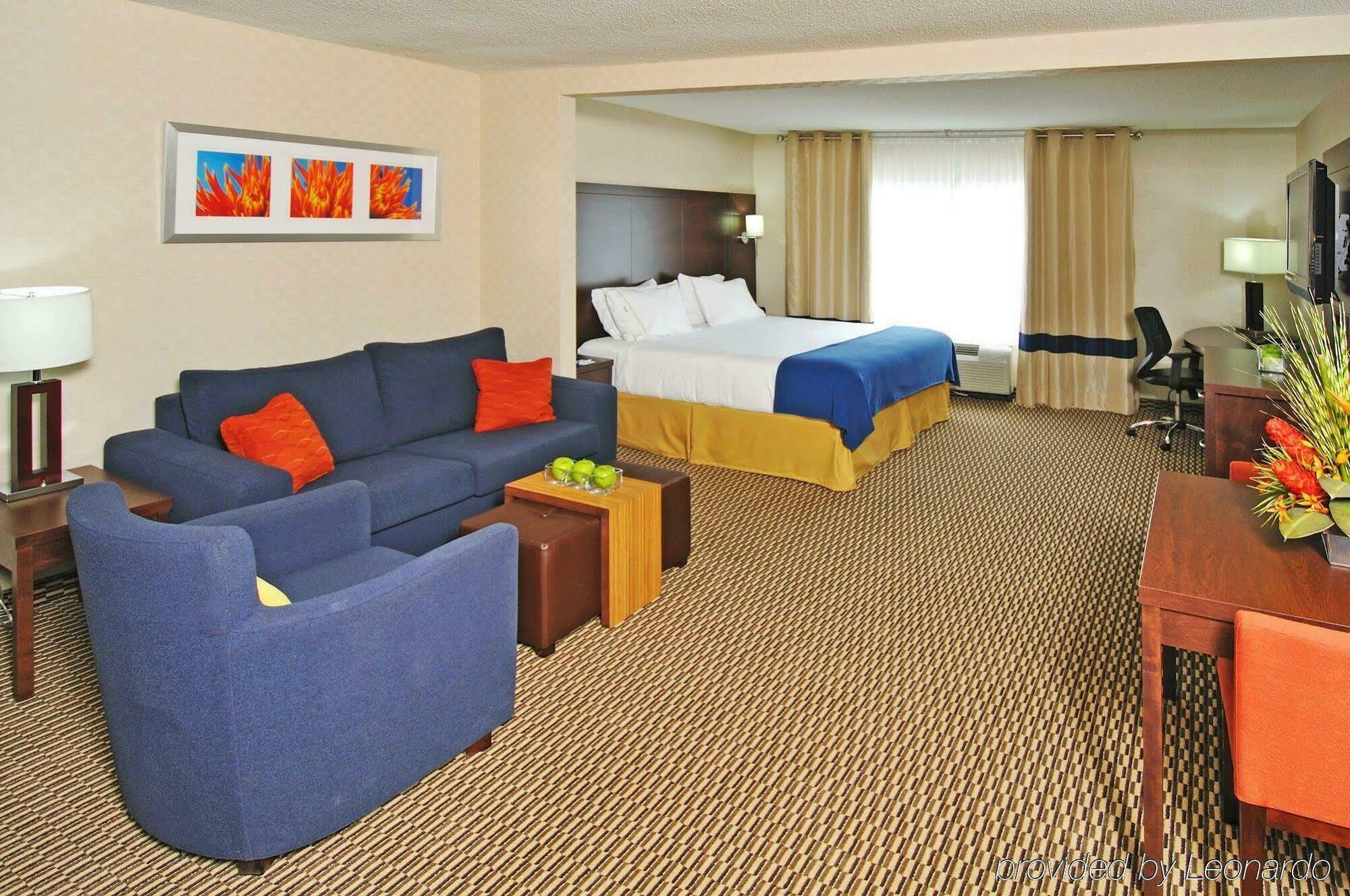 Express & Toronto - Markham By Ihg Hotel
